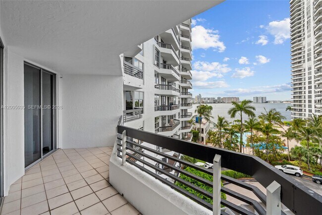 19195 Mystic Pointe Dr in Aventura, FL - Building Photo - Building Photo