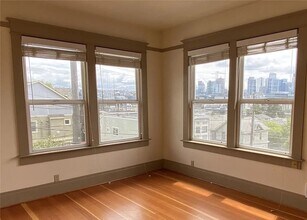 1017 Taylor Ave N in Seattle, WA - Building Photo - Building Photo