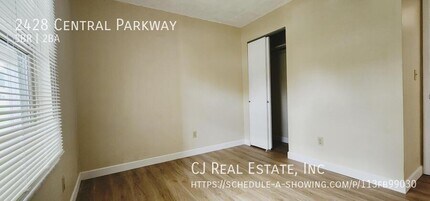 2428 Central Pkwy Dr in Florissant, MO - Building Photo - Building Photo
