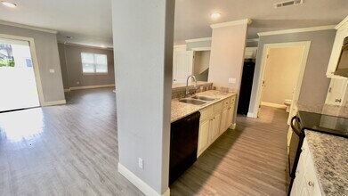 1239 N Rupple Rd in Fayetteville, AR - Building Photo - Building Photo