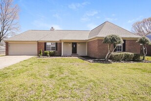 5180 Plum Tree Dr in Southaven, MS - Building Photo