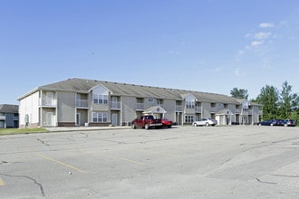 College Town Apartments in Big Rapids, MI - Building Photo - Building Photo