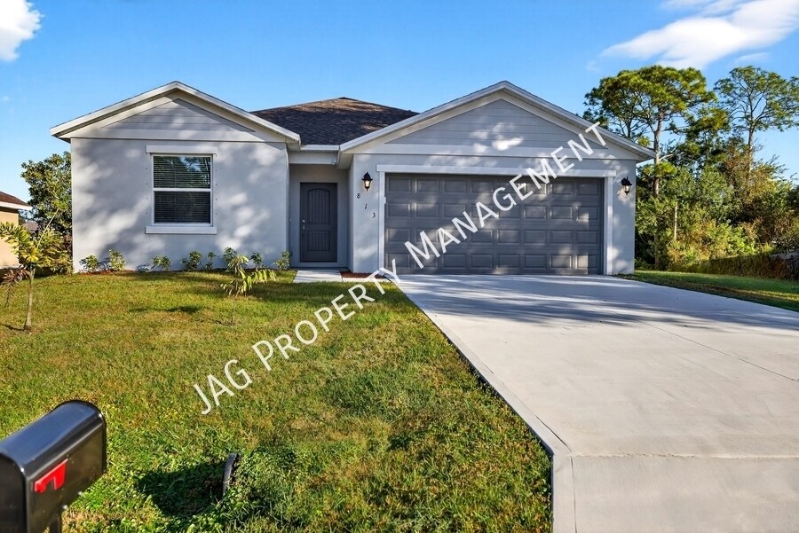 813 Clifton Rd SE in Palm Bay, FL - Building Photo