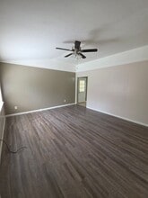 821 N Parker Rd in Russellville, AR - Building Photo - Building Photo