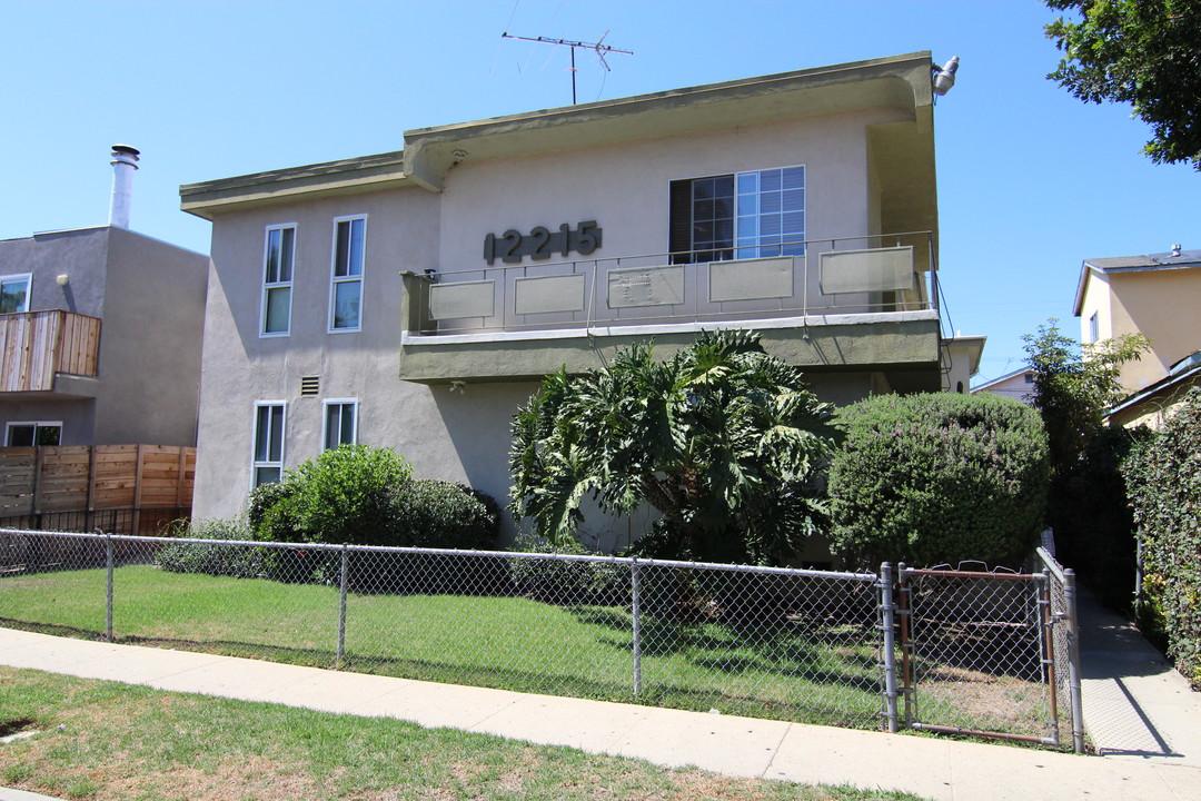 12215 Culver Blvd in Los Angeles, CA - Building Photo