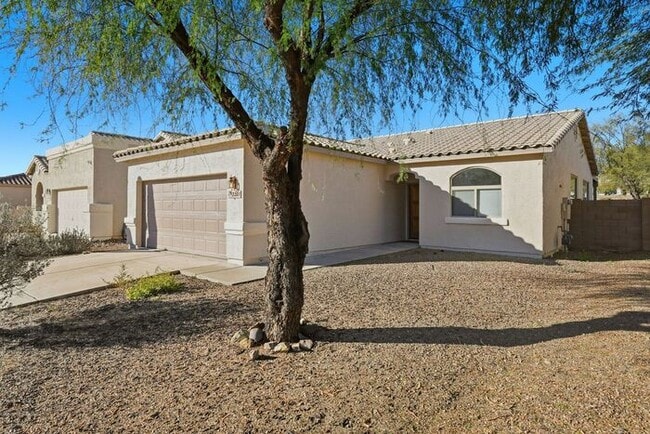 2301 N Avenida TABICA in Green Valley, AZ - Building Photo - Building Photo