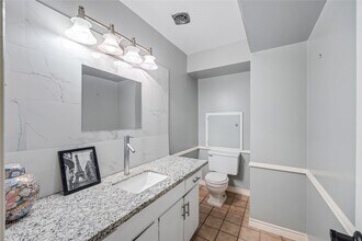 2574 Marilee Ln in Houston, TX - Building Photo - Building Photo