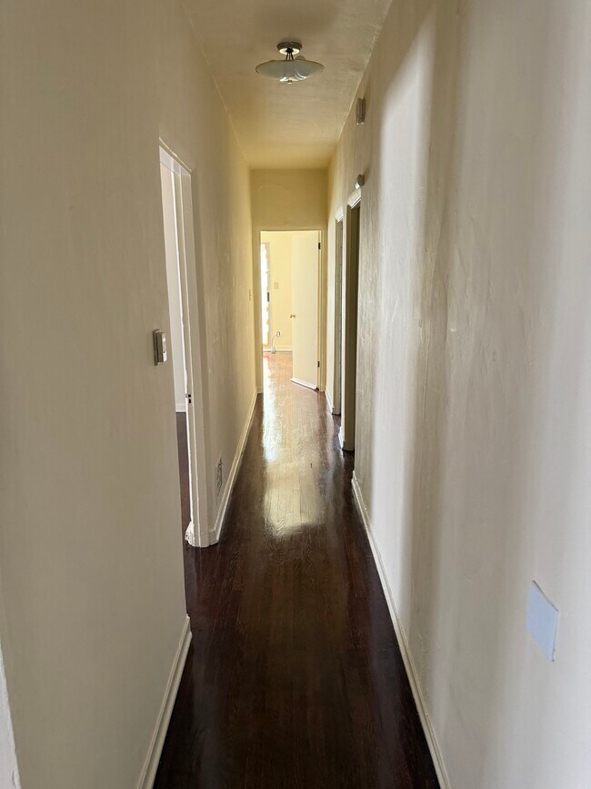 906 S Curson Ave, Unit 906 Curson in Los Angeles, CA - Building Photo - Building Photo