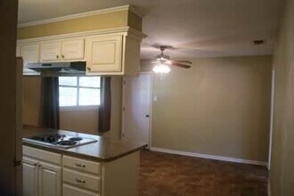 1280 N McCart St in Stephenville, TX - Building Photo - Building Photo