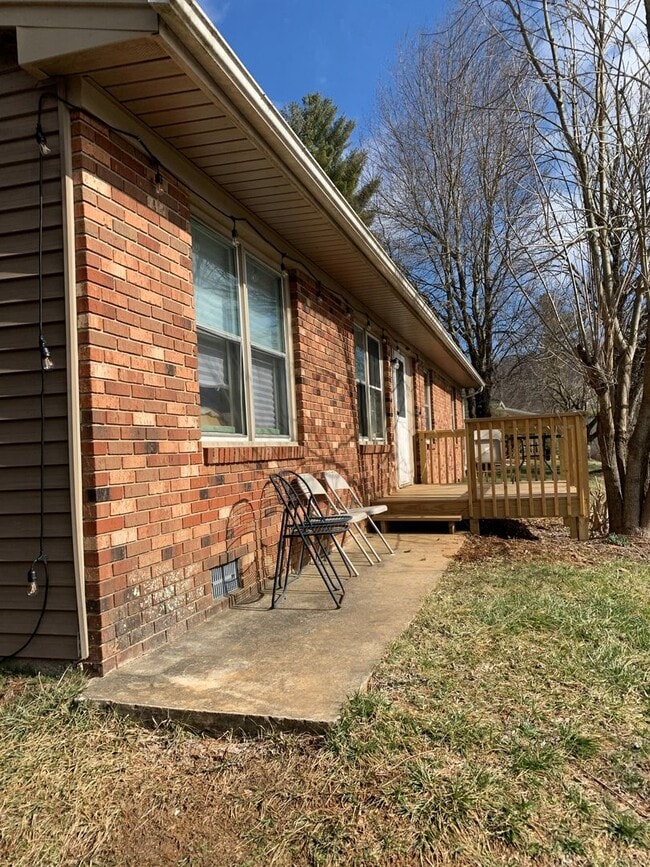 462 Bub Teems Rd in Boone, NC - Building Photo - Building Photo