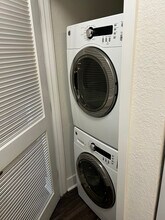 430 NE 31st St, Unit S1 in Miami, FL - Building Photo - Building Photo