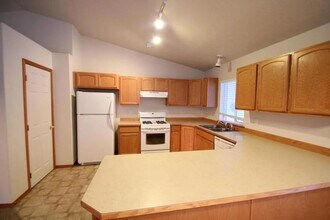 7576 N Courcelles Pkwy in Coeur d'Alene, ID - Building Photo - Building Photo