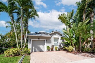 4123 Sapphire Bend in Weston, FL - Building Photo - Building Photo