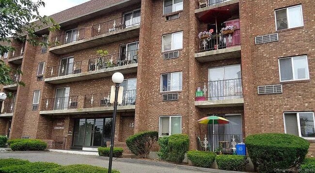 1575 Boston Ave in Bridgeport, CT - Building Photo - Building Photo