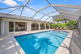 4916 Crayton Rd in Naples, FL - Building Photo - Building Photo