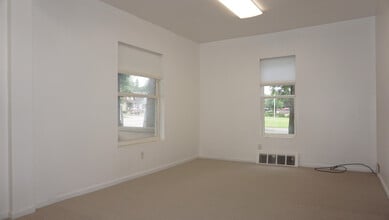 2011 S State St in Ann Arbor, MI - Building Photo - Building Photo