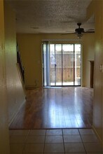 800 W Collins St in Denton, TX - Building Photo - Building Photo