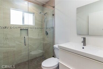 15439 Vose St in Los Angeles, CA - Building Photo - Building Photo