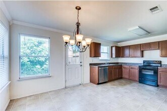 8825 Sun Haven Way in Fort Worth, TX - Building Photo - Building Photo