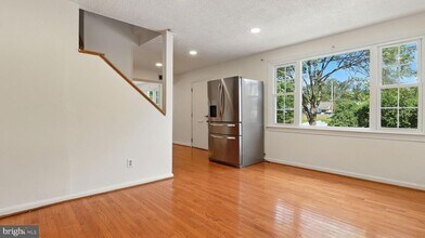 6911 Arlington Blvd in Falls Church, VA - Building Photo - Building Photo