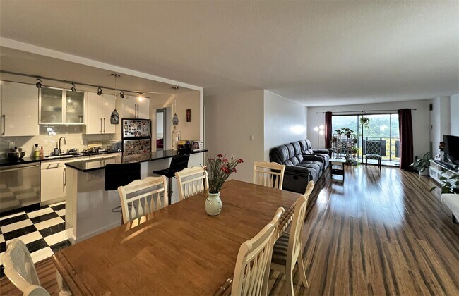 990 Massachusetts Ave, Unit 75 in Arlington, MA - Building Photo - Building Photo