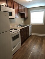 621 Bluemont Ave, Unit B in Manhattan, KS - Building Photo