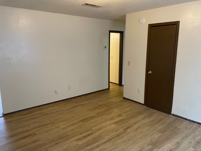 1001 Grant Ave in Decatur, AR - Foto de edificio - Building Photo