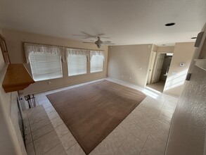 5739 Avenida Entrada in Palmdale, CA - Building Photo - Building Photo