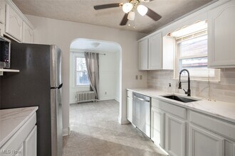 4082 W 204th St in Fairview Park, OH - Building Photo - Building Photo