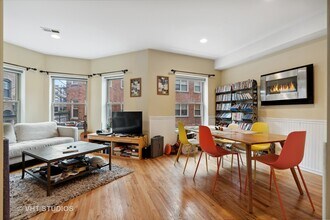 834 W Agatite Ave in Chicago, IL - Building Photo - Building Photo