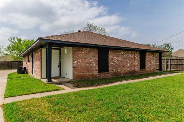 1517 Trinity View St in Irving, TX - Building Photo