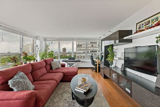 4800 S Chicago Beach Dr in Chicago, IL - Building Photo - Building Photo