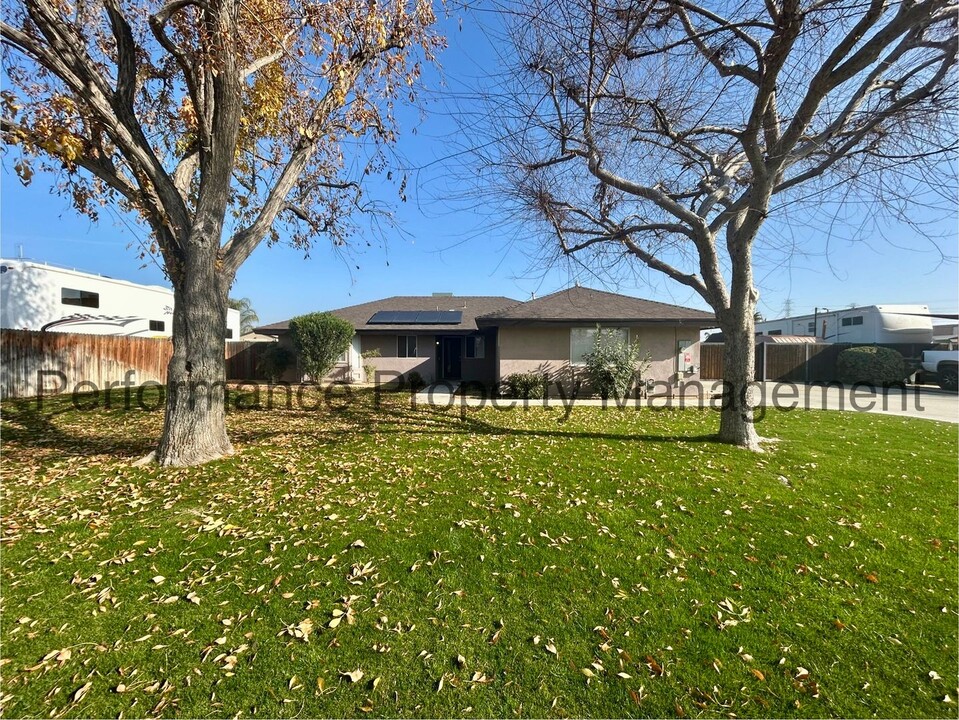 3200 Granlee Ct in Bakersfield, CA - Building Photo