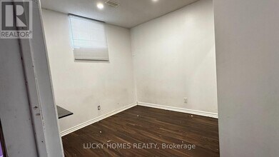 338 Van Kirk Dr in Brampton, ON - Building Photo - Building Photo