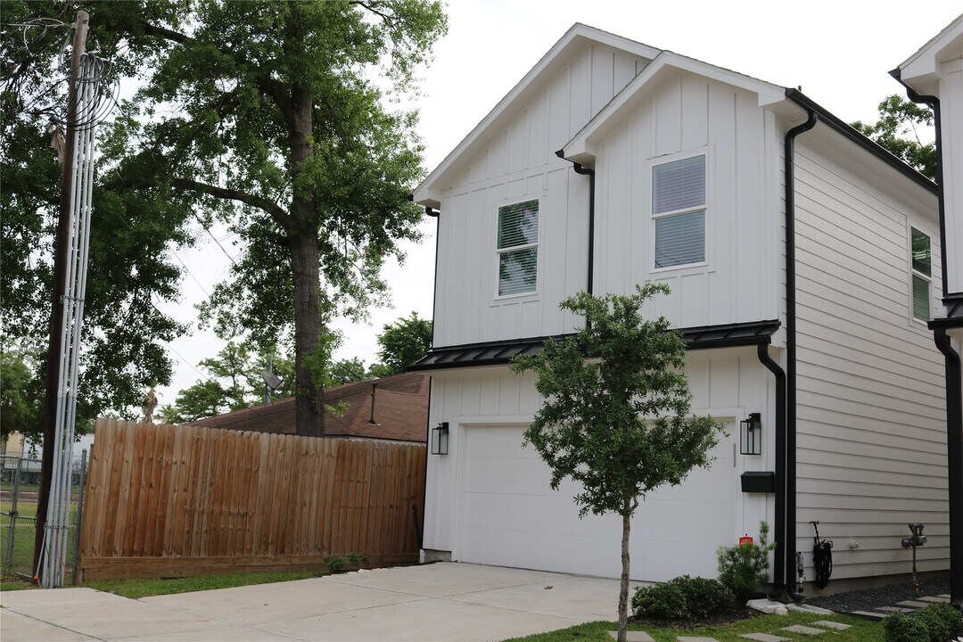 4714 Fisk St in Houston, TX - Building Photo