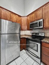 2418 E Franklin St, Unit U104 in Richmond, VA - Building Photo - Building Photo