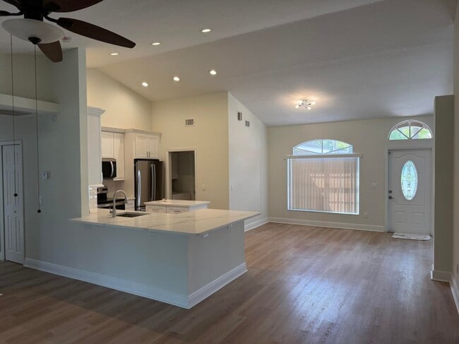14307 80th Ln N in The Acreage, FL - Foto de edificio - Building Photo