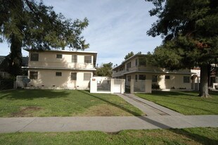 418-434 1/2 W. 18th St. in San Bernardino, CA - Building Photo
