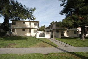 418-434 1/2 W. 18th St. Apartments