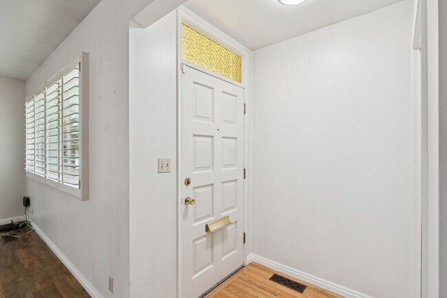 829 Three Fountains Dr in Murray, UT - Building Photo - Building Photo