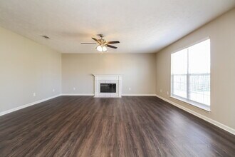 2215 New Port Dr in Spring Hill, TN - Building Photo - Building Photo