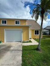 1101 Country Club Blvd in Cape Coral, FL - Building Photo - Building Photo