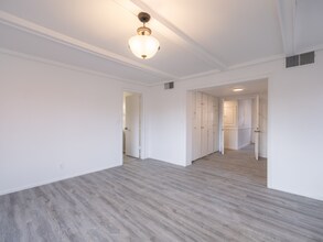 729 S 7th St in Pekin, IL - Building Photo - Building Photo