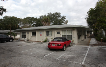 Fox Apartments in Venice, FL - Foto de edificio - Building Photo