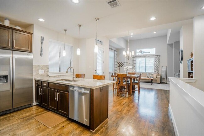 2515 Garrow St in Houston, TX - Building Photo - Building Photo