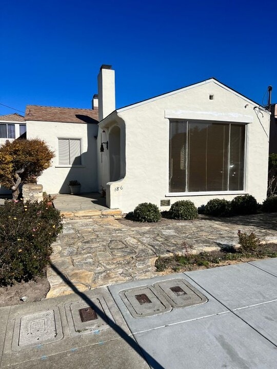 186 Sargent Ct in Monterey, CA - Building Photo
