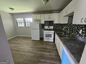 2934 Harris St in East Point, GA - Building Photo - Building Photo