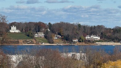 64 Anstice St in Oyster Bay, NY - Building Photo - Building Photo