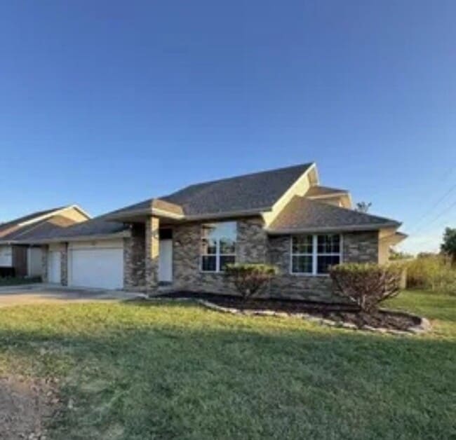 2882 W Lasalle St in Springfield, MO - Building Photo - Building Photo