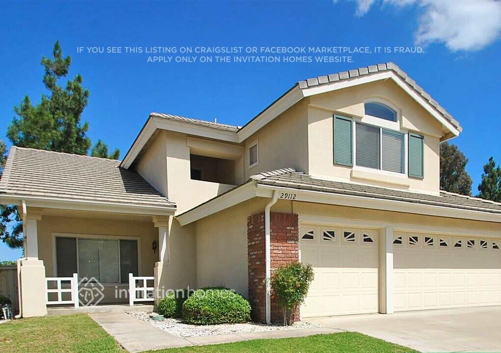 29112 Wayfarer Ln in Lake Elsinore, CA - Building Photo